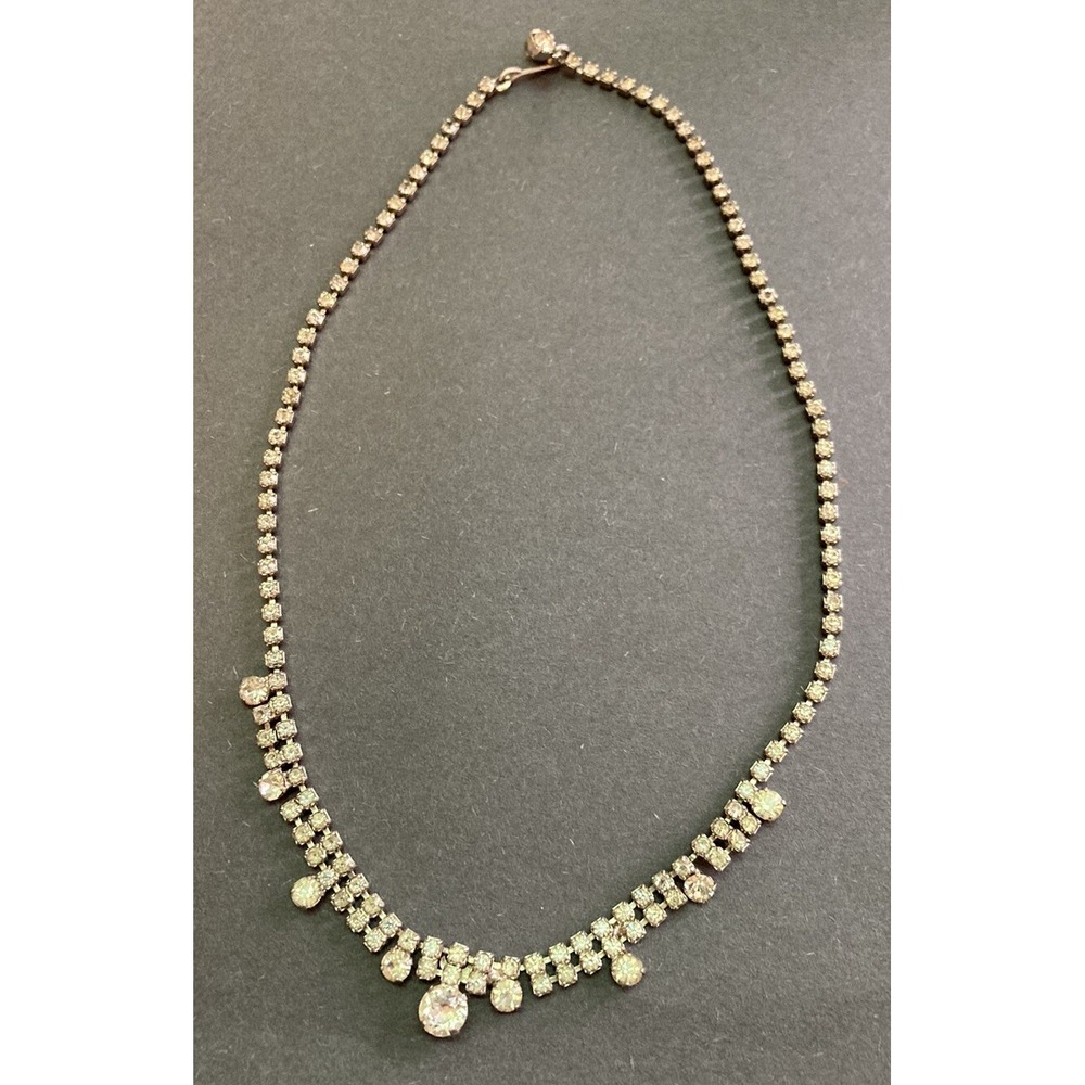 Beautiful Vintage Weiss Necklace Choker-Nice!